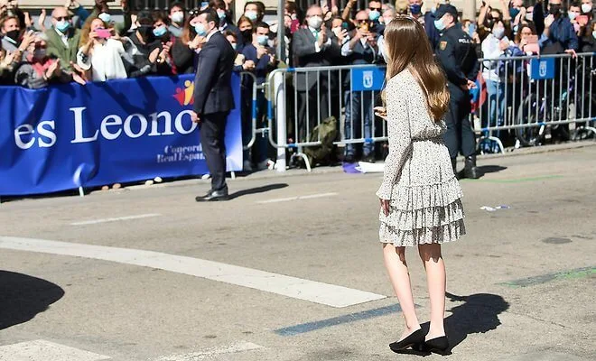 Crown Princess Leonor wore a mirta print dress from Poeta. Leonor, Princess of Asturias