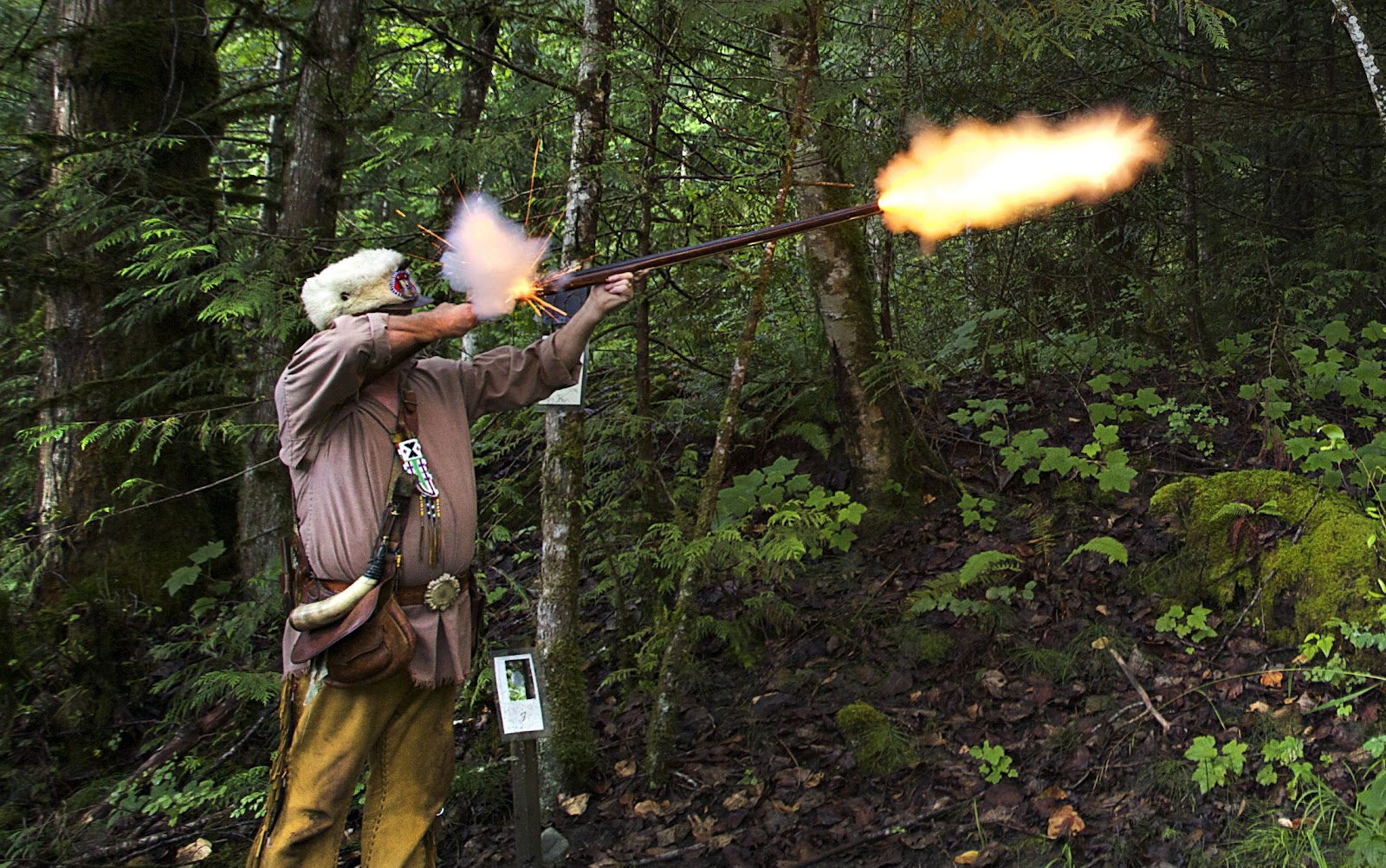 выстрелы охотничьих ружей. выстрелы охотничьих ружей. выстрел из ружья. S686 shotgun дробовик. стрельба из ружья.