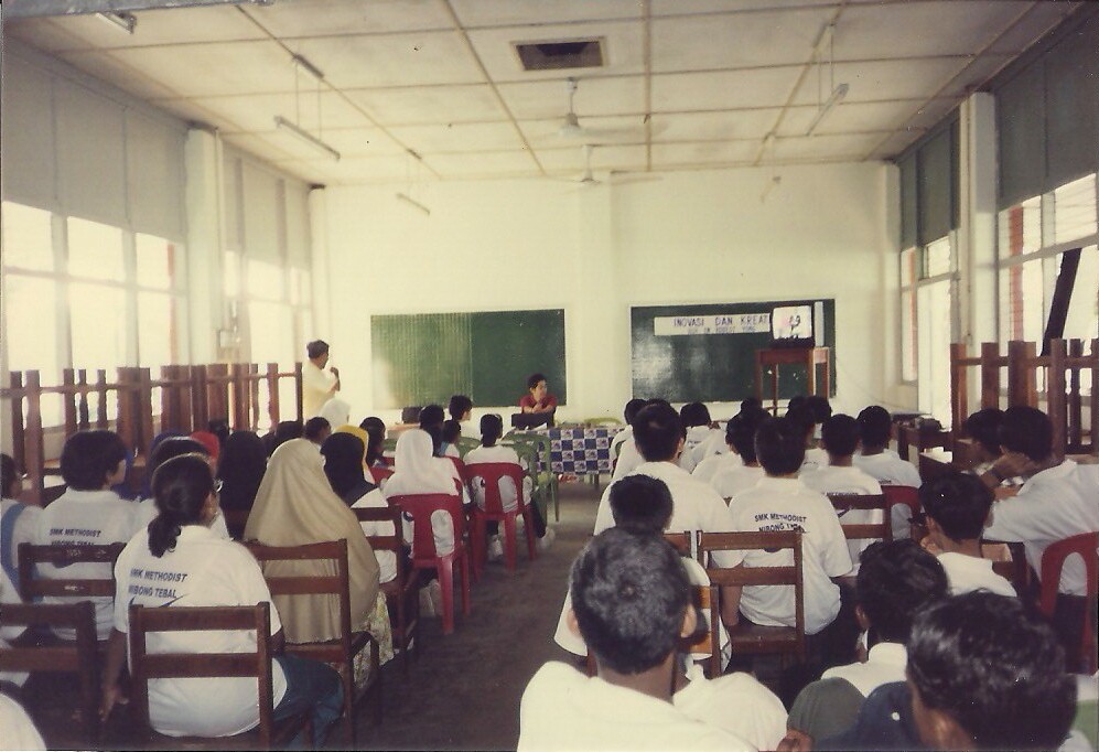 RobestYong: (106) Talk at the Methodist School, Nibong Tebal
