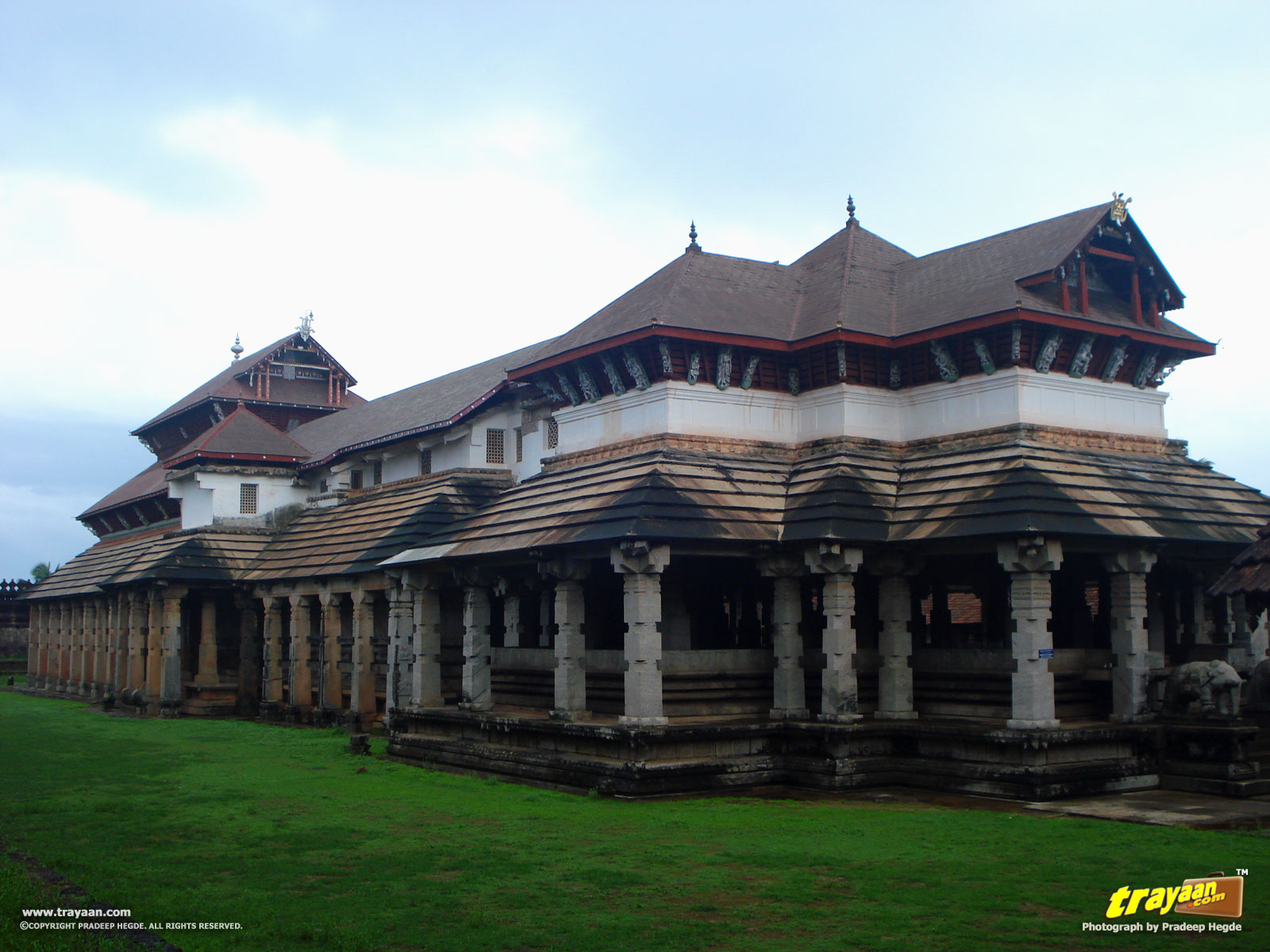 Thousand pillared Jain Temple in Moodabidri Trayaan