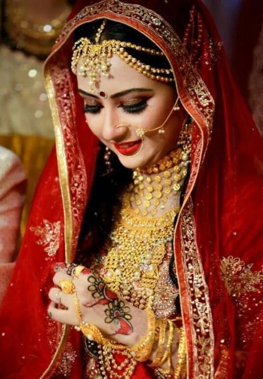Bangladeshi Bride In Beautiful Jewellery Collection.