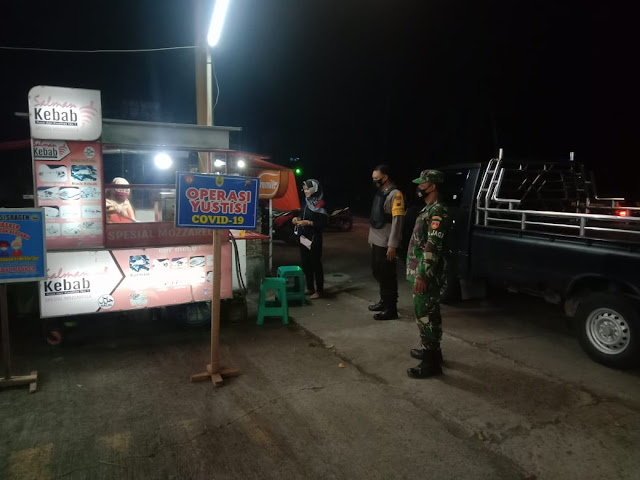 Koramil Ngrampal Gelar Patroli PPKM Mikro Guna Memutus Penyebaran Covid-19 Koramil Ngrampal Gelar Patroli PPKM Mikro Guna Memutus Penyebaran Covid-19