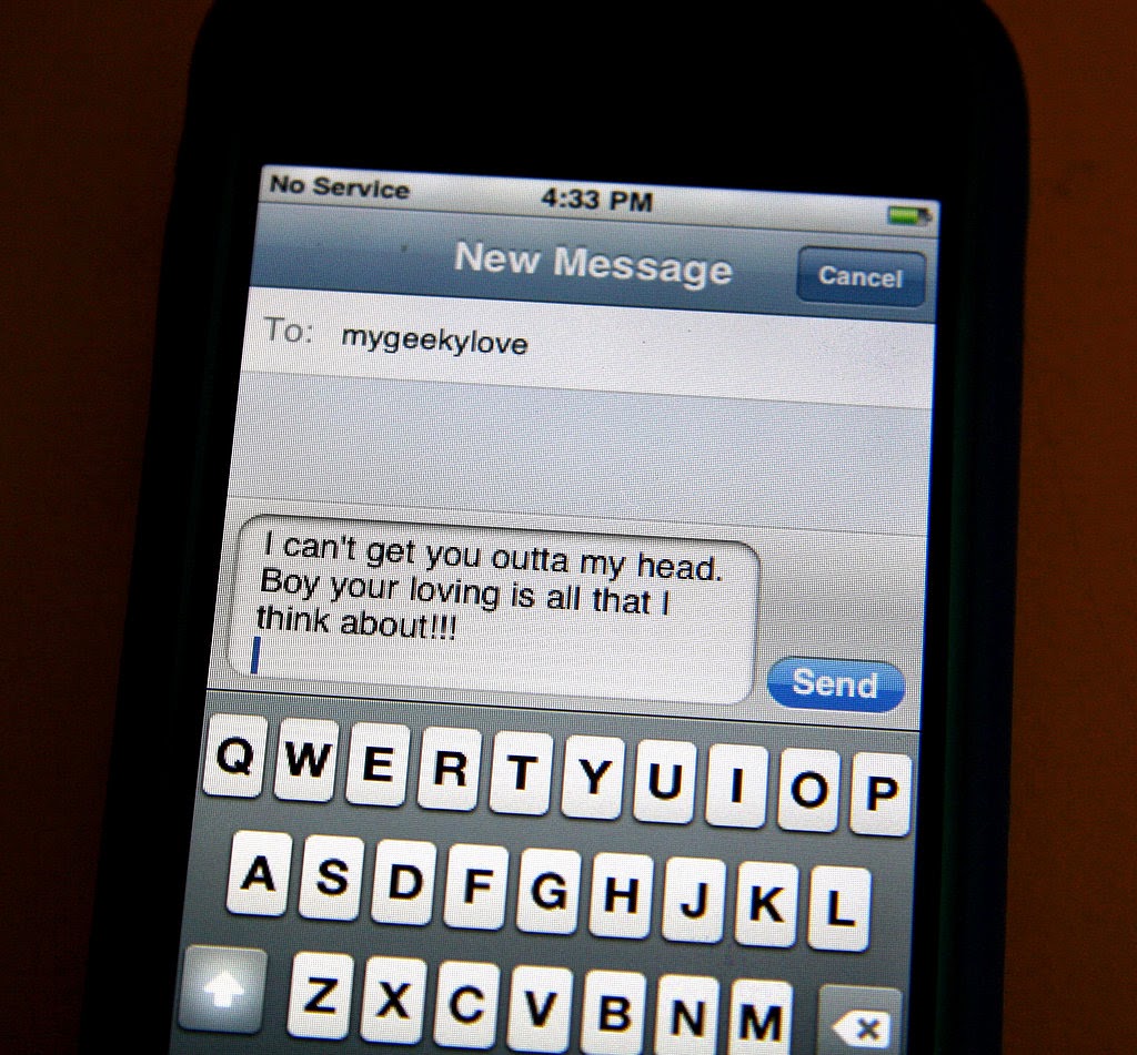 Send a new one. Send a new one. Send a new one. New message. Человек с телефоном в руке.