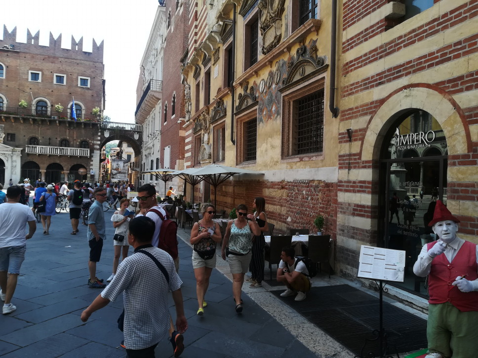 Good food, fine wine ! 557Visitare VERONA in un giorno Verona VR Good food, fine wine ! 557Visitare VERONA in un giorno Verona VR