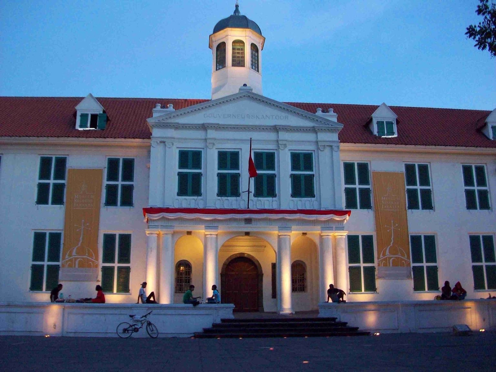Ilmu Pengetahuan & Arkeologi Dunia: Museum Fatahillah Kota Tua