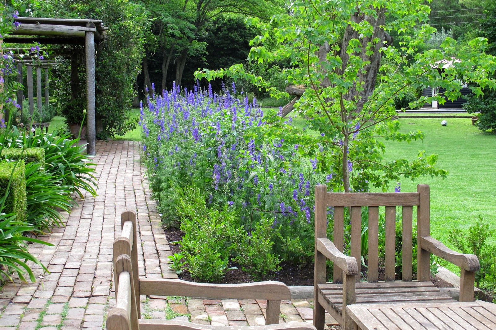 En el jardin: va queriendo el jardín...