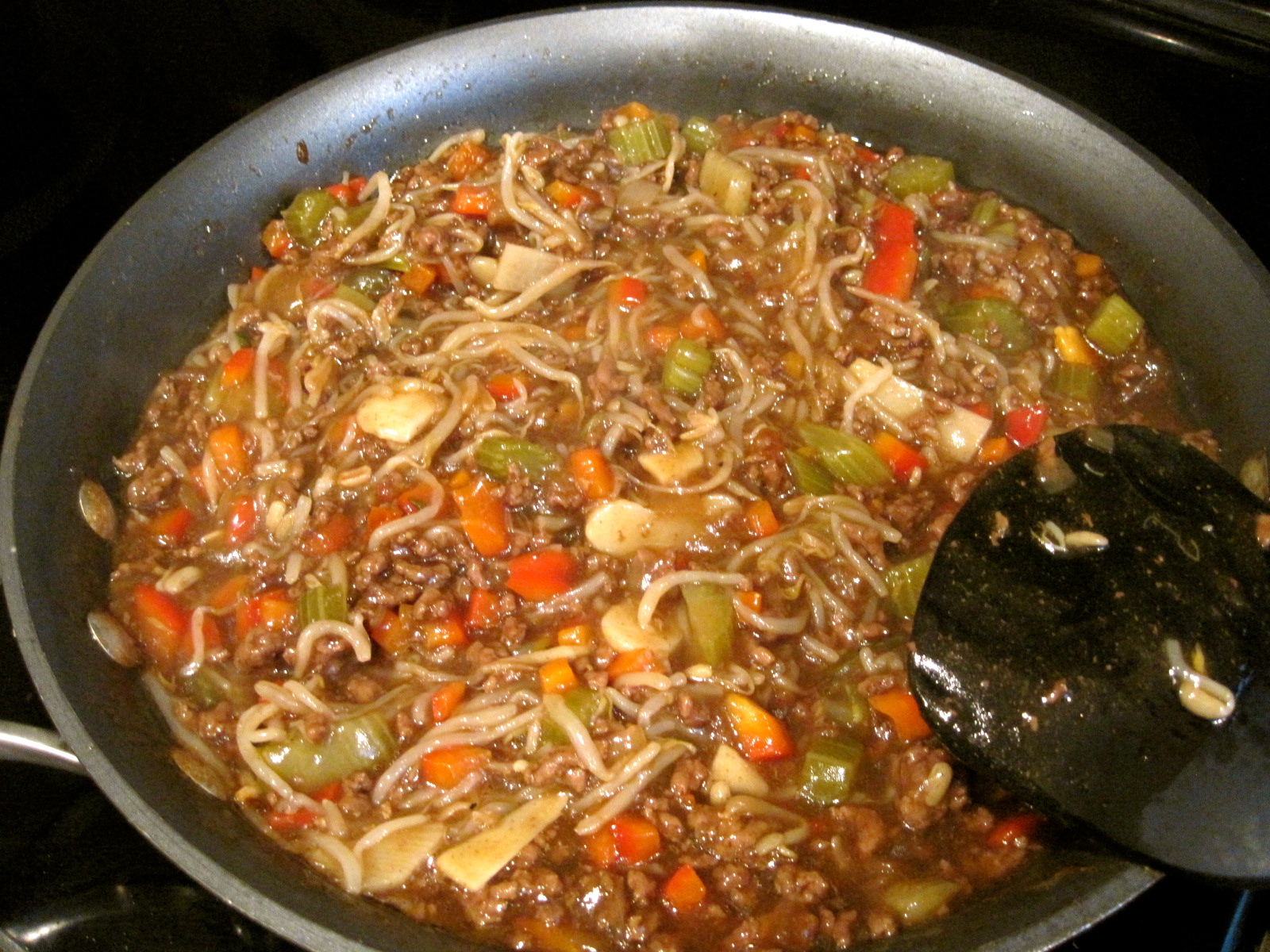 Mrs. Schwartz's Kitchen Hamburger Chow Mein