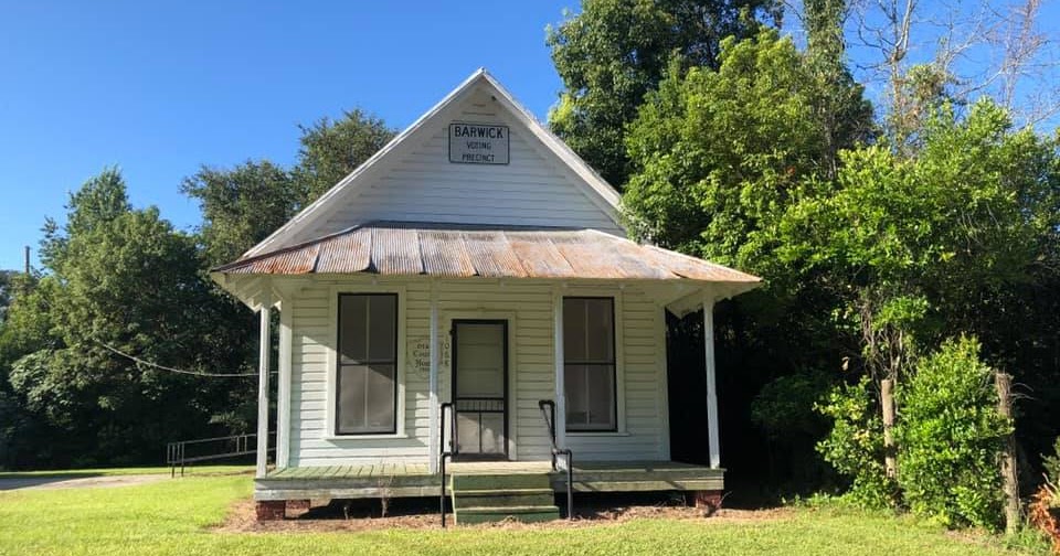 Court House in Barwick