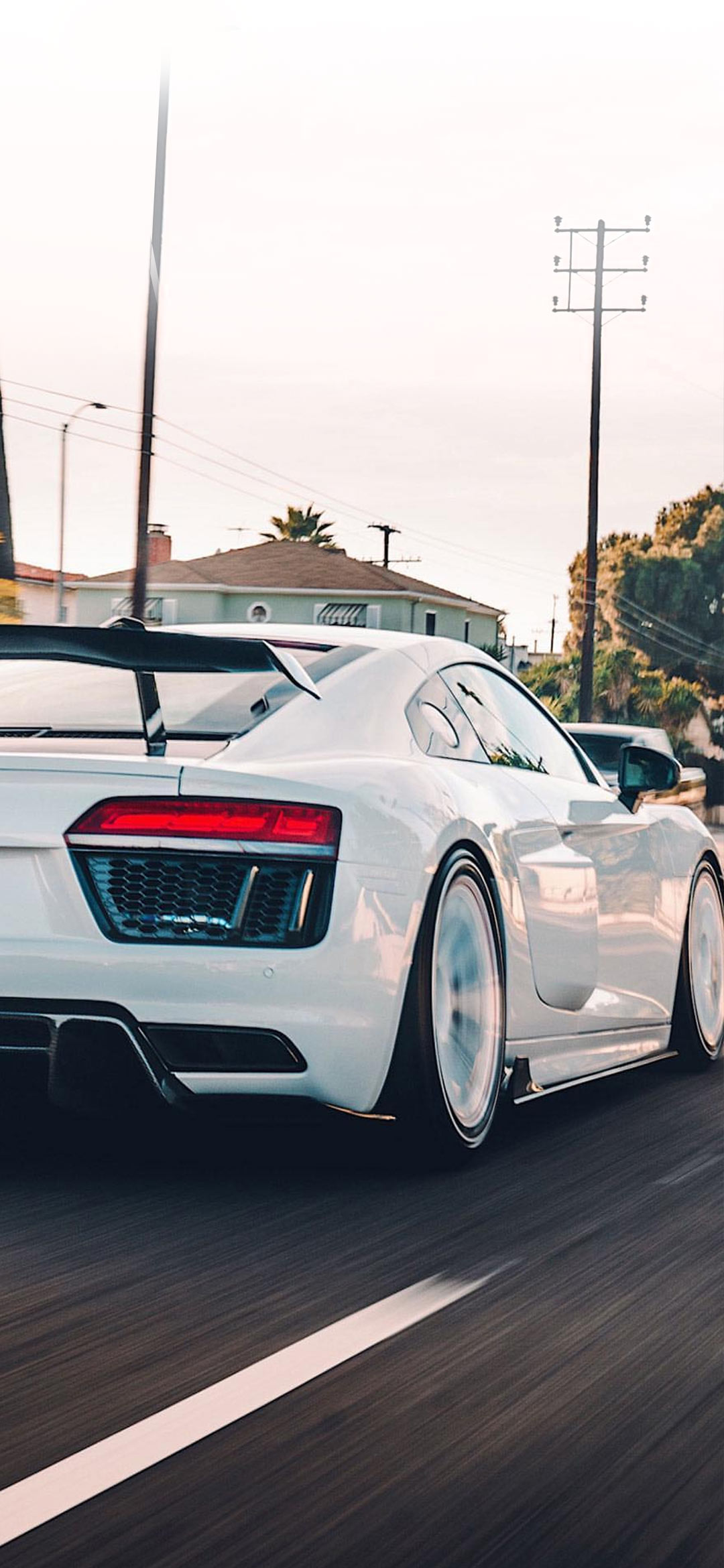 audi-r8-white-color