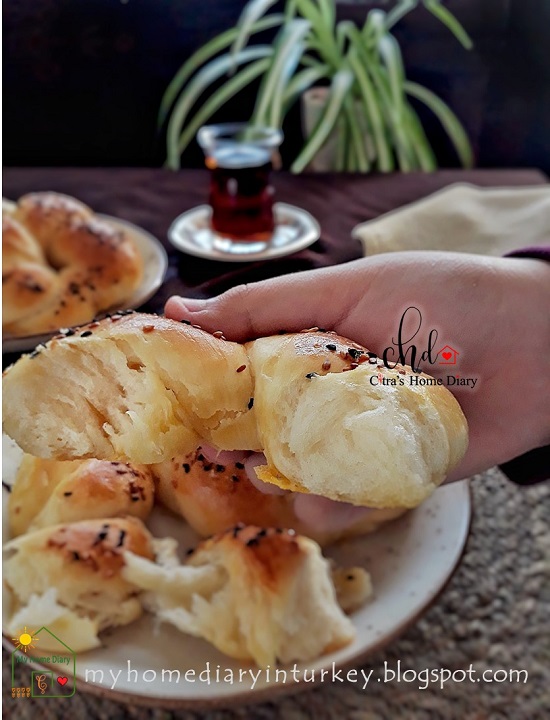 Açma / Turkish soft bagel | Çitra's Home Diary. #turkishfoodrecipe #açmatarifi #resepmasakanturki #simit #turkishbagel #softbread #softbagel #breakfast