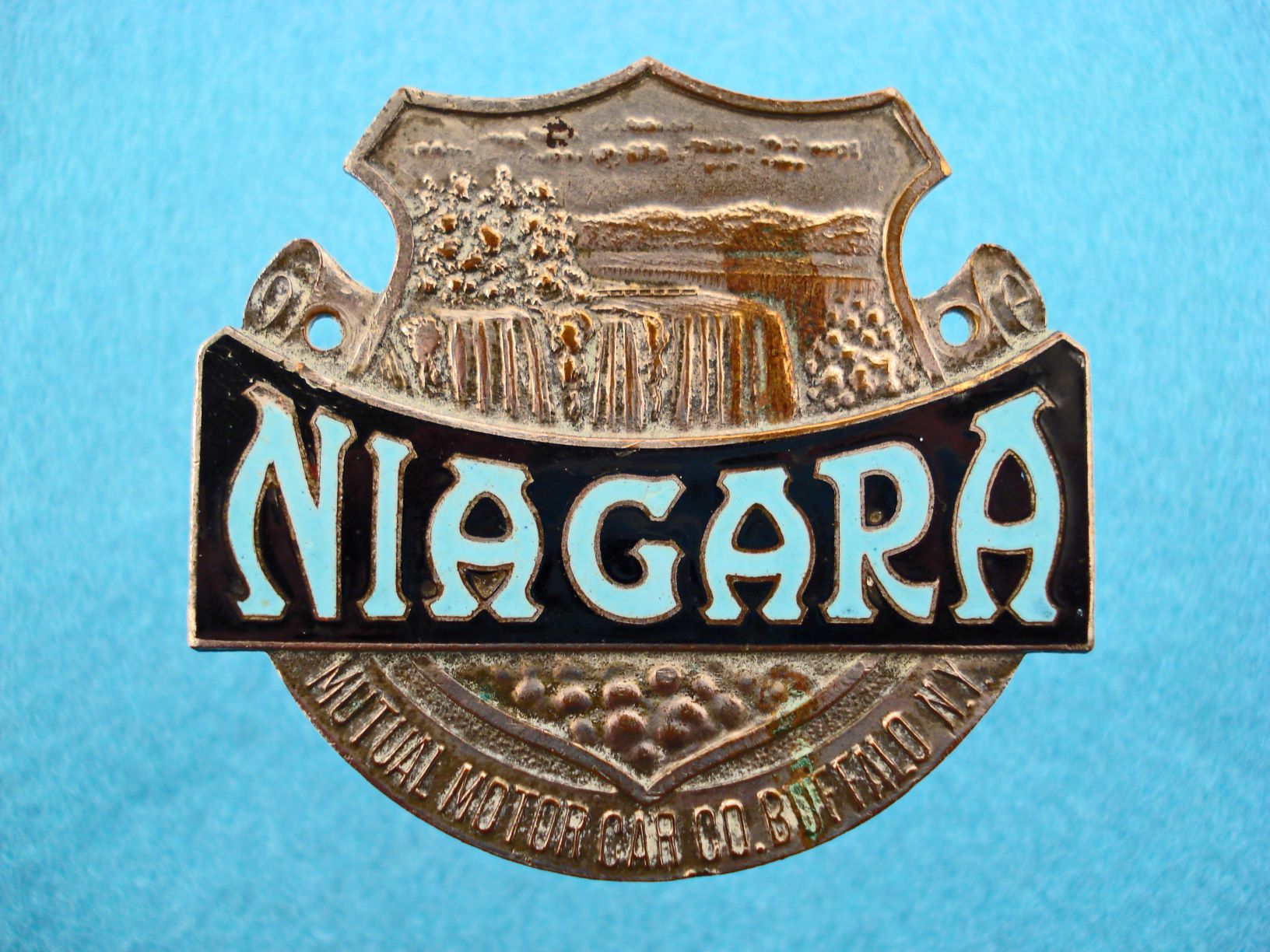 American Auto Emblems: NIAGARA