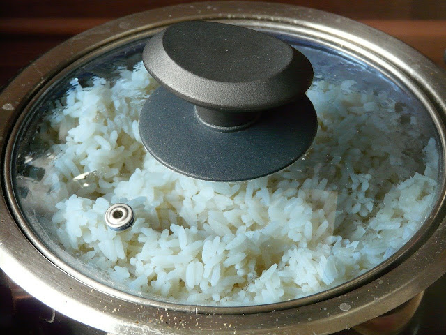Begini Caranya Memasak Nasi Dengan Kompor Gas, Mudah dan Cepat