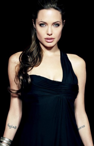 Angelina Jolie Foto de Angelina Jolie con vestido negro
