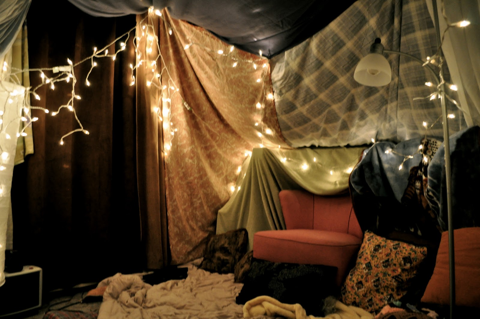 Zauberbear: A Blanket Fort a Month: December