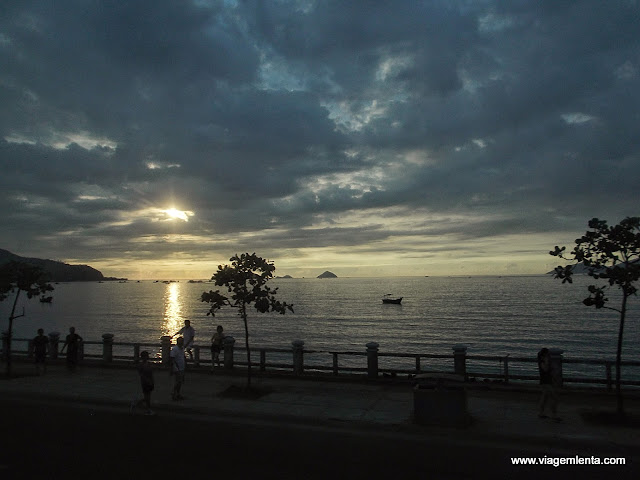Nascer do sol ao norte da cidade de Nha Trang