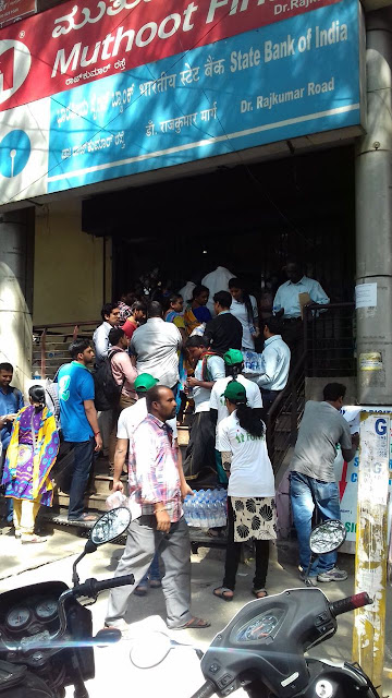 Fortis Charitable Foundation extends a helping hand as Bangalore Queues up for Cash Fortis Charitable Foundation extends a helping hand as Bangalore Queues up for Cash