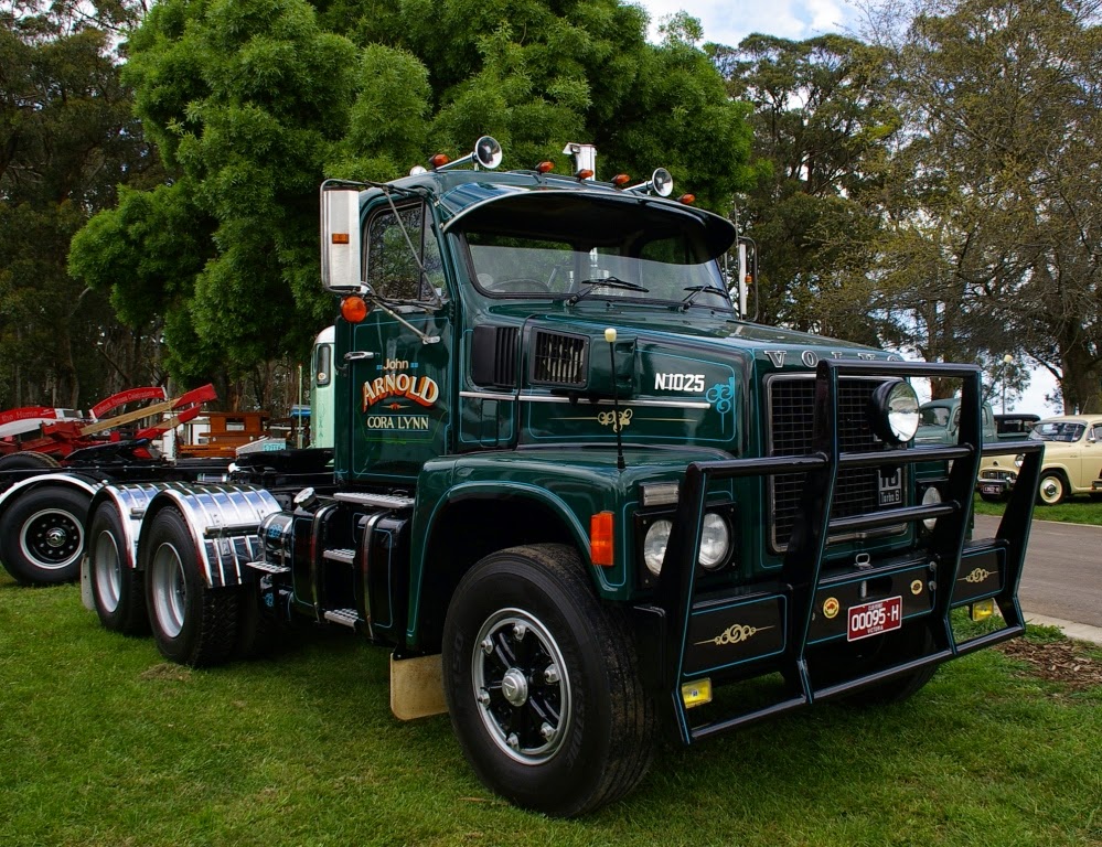Historic Trucks Last of the Chrome Bumpers 2014
