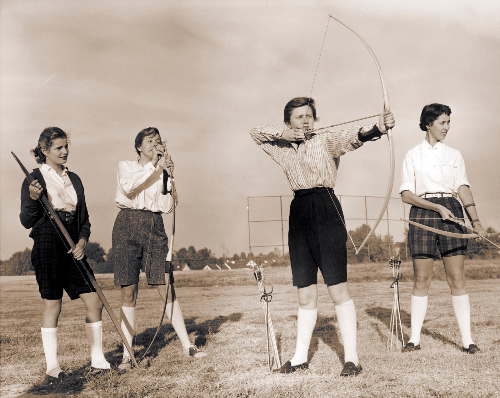 34 Vintage Photos of Beautiful Women Archers From the Mid20th Century vintage everyday