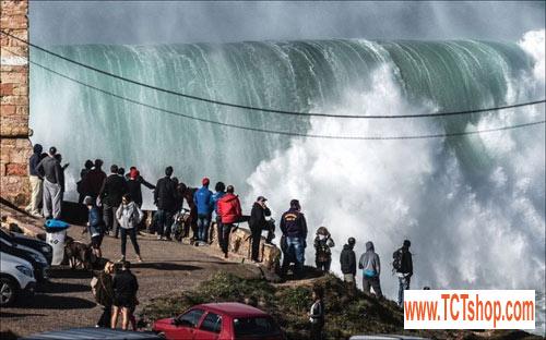 Xem sóng quái vật trò giải trí dành cho kẻ bạo gan Xem sóng quái vật trò giải trí dành cho kẻ bạo gan