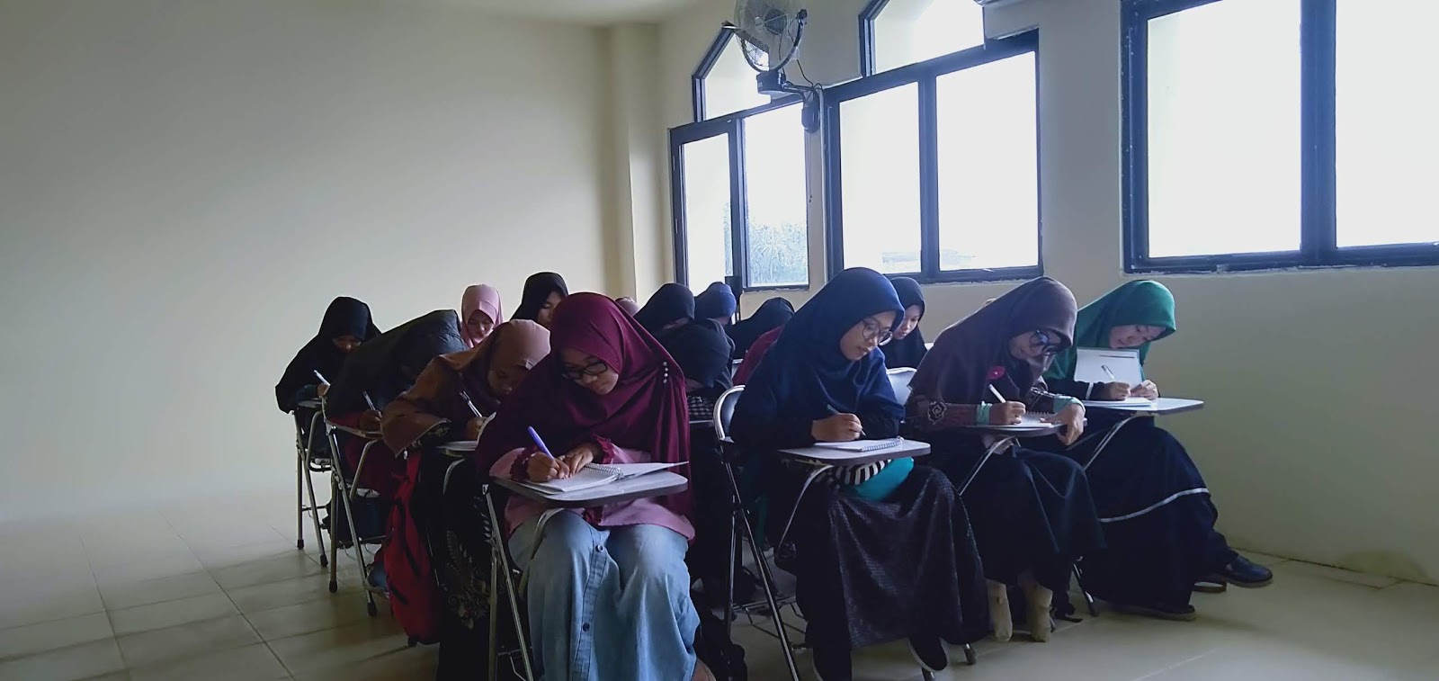 Menulis Tentang Diri Sendiri dan Memaafkan Masa Lalu
