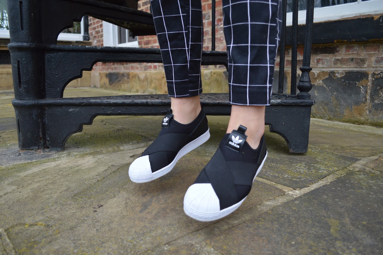 adidas superstar slip on outfit