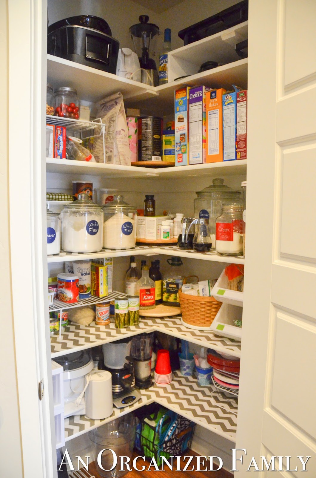 An Organized Family: How To: Creating a Pretty Pantry
