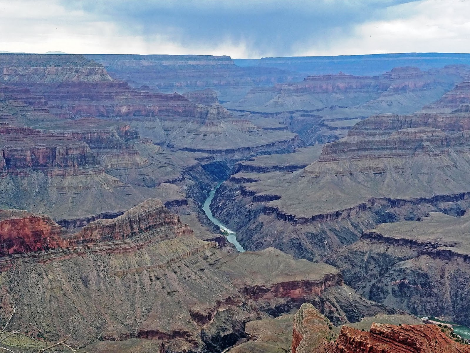 the viewing deck Grand Canyon Selfguided Hike via Bright Angel Trail