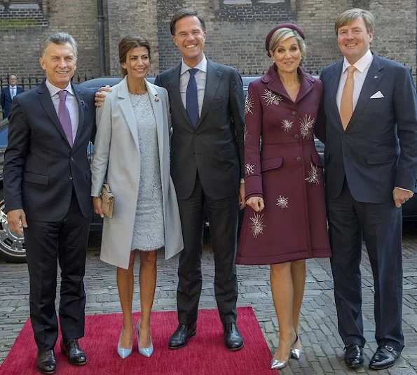 Queen Maxima and Argentinian First Lady Juliana Awada. Queen Maxima wore Claes Iversen coat and skirt from Herfst/Winter 2017 collection