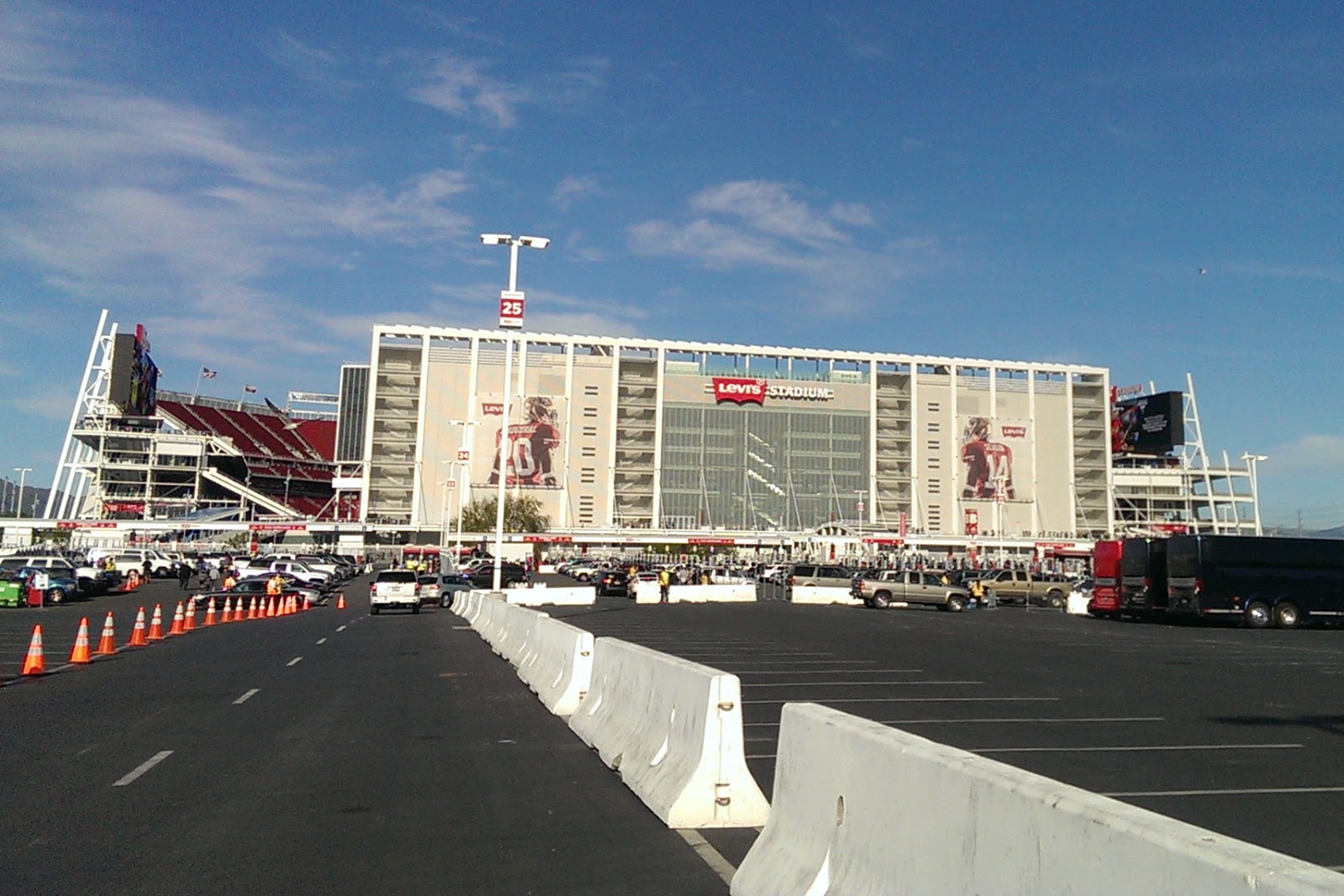 Finding BonggaMom: Levi's Stadium: The good, the bad, the ugly.