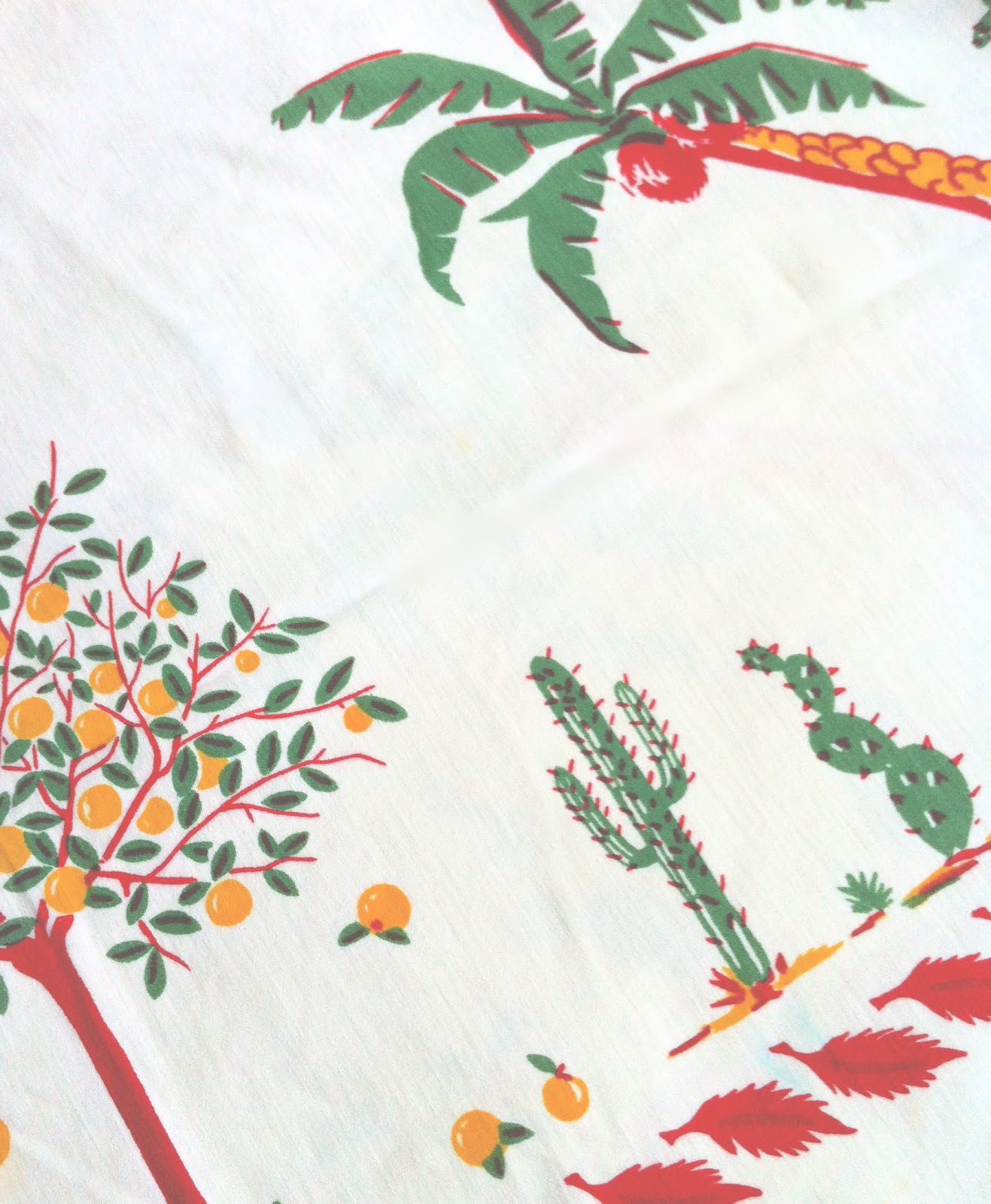 wacky tacky: Collecting: Vintage Tablecloths