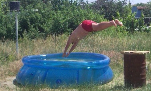 Τρέλες στην πισίνα