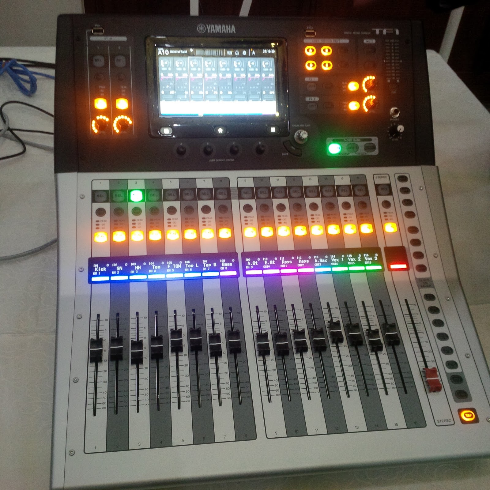 to ClassicMedia... STAGE MONiTOR MixiNG CONsoLES