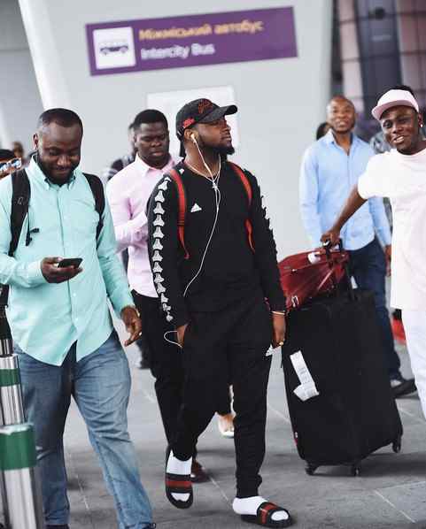BREAKING: Davido arrives venue of PDP national convention 