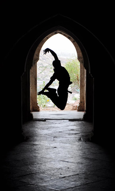 jumping man male boy india daulat mahal idar gujarat graffiti vikram tej nid  travel tourism 