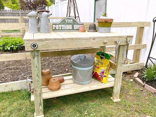 Outdoor garden potting table tutorial