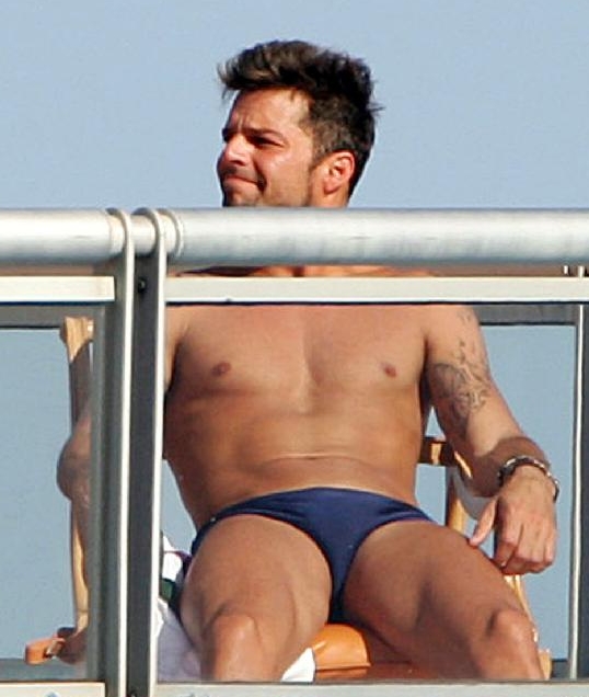 Ricky martin, el gay más buscado del año.