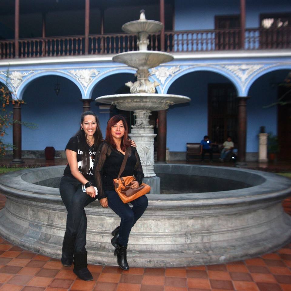 En Alma Mater, UNMSM,  con la poeta Ursula Alvarado