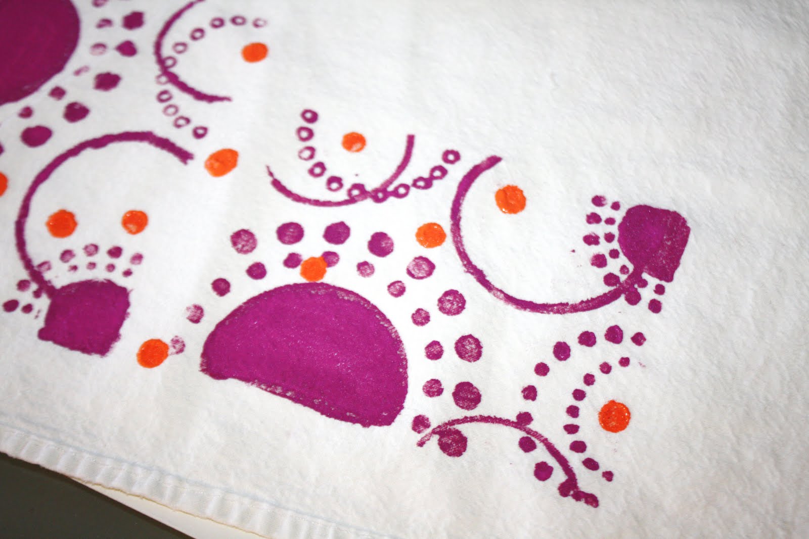 Sara vs. Sarah "Stamping" Fabric with Paint {DIY}