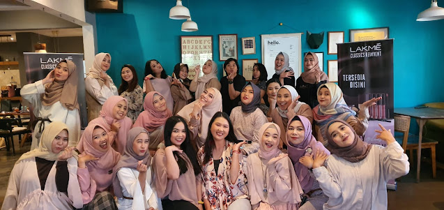 Indonesia female bloggers