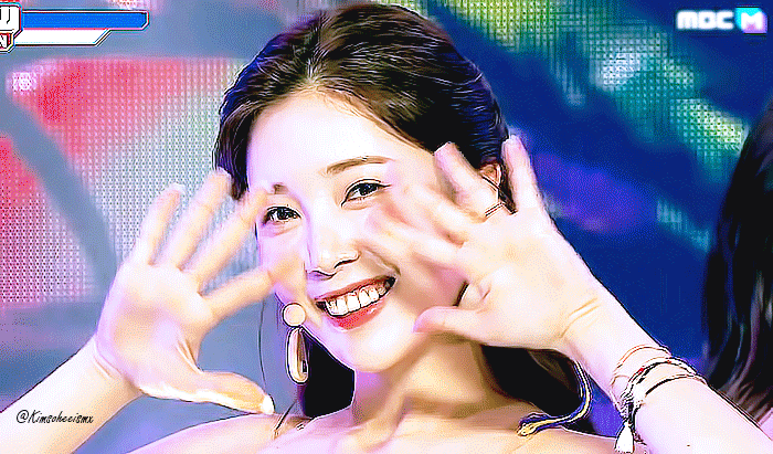 취향차로 갈릴뿐이지 여기도 예쁜애 옆에 예쁜애인 여자아이돌.jpgif | 인스티즈