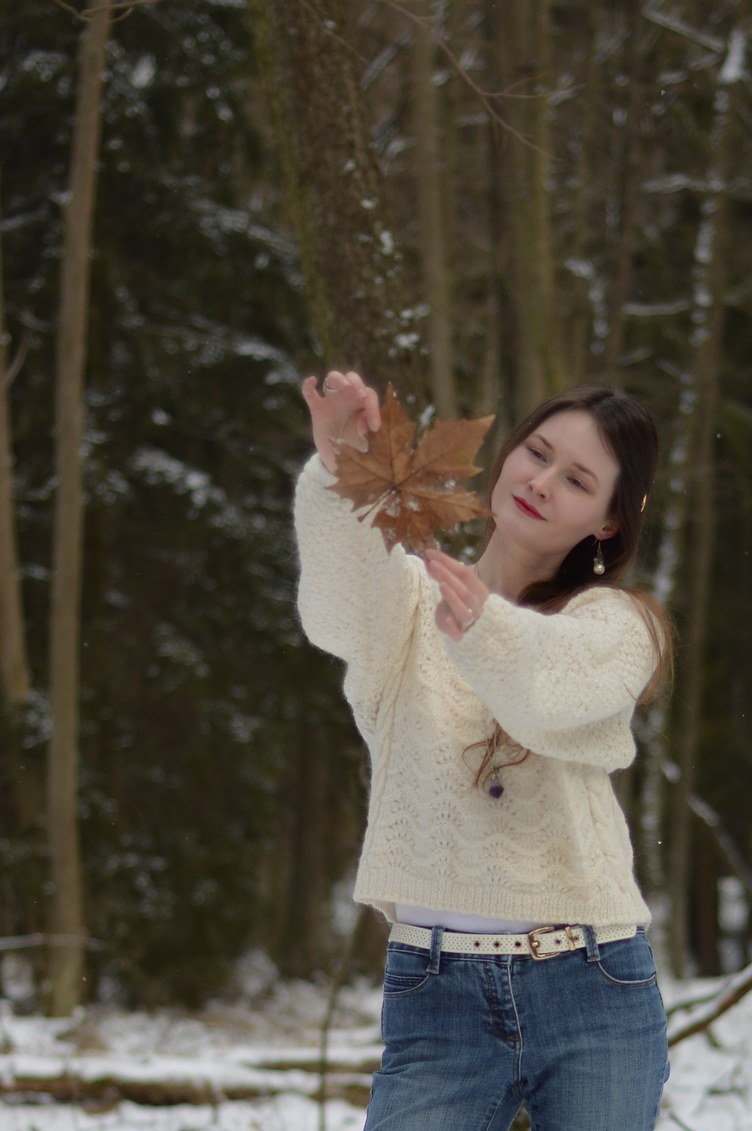 ostara, spring equinox 2021, georgiana quaint, spring is yet to come, snowy and freezing weather, outfit, vintage sweater