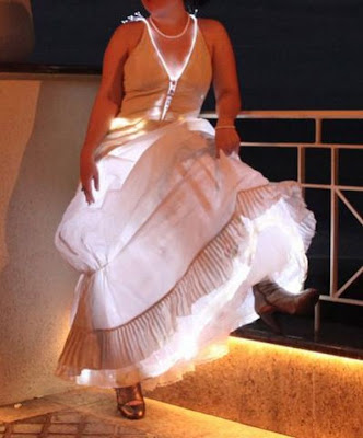 Vestido de novia luminoso y alocado