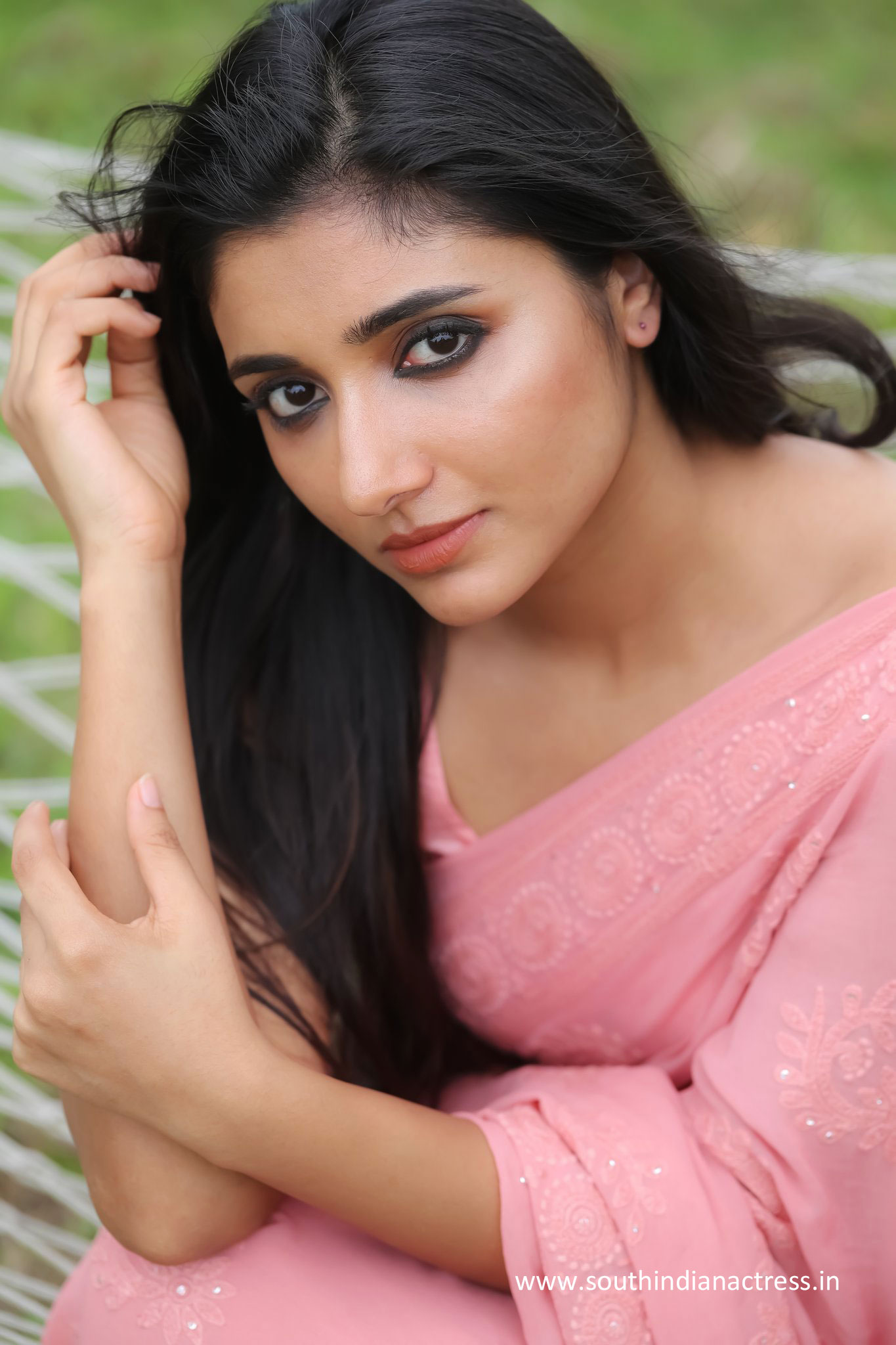 Actress Mirna Menon In Saree Photos Navel Queens Actress Mirna Menon In Saree Photos Navel Queens