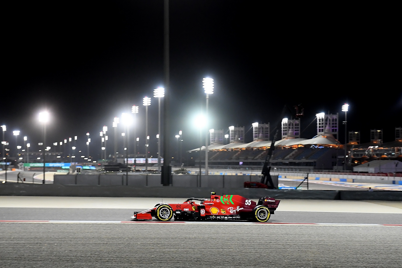 Ф 1 бахрейн 2024. Гран-при Бахрейна 2009 года. Формула 1 Бахрейн 2021. Шанхай трасса ф1. Трасса Сахир формула 1.