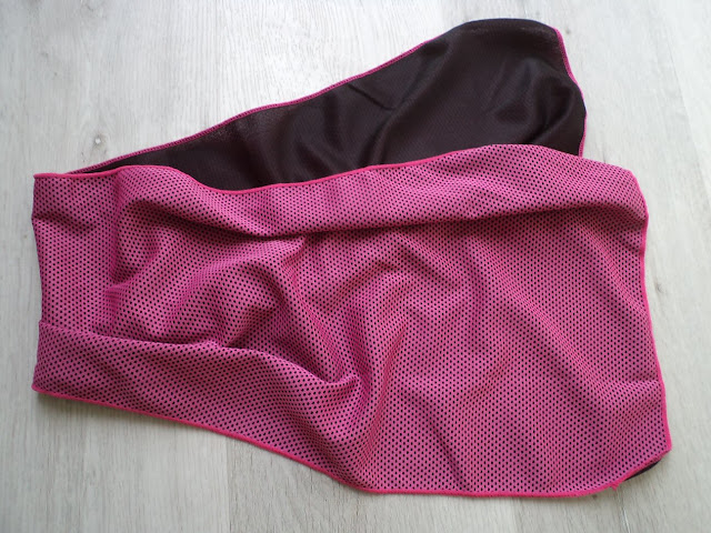 Snap cooling towel