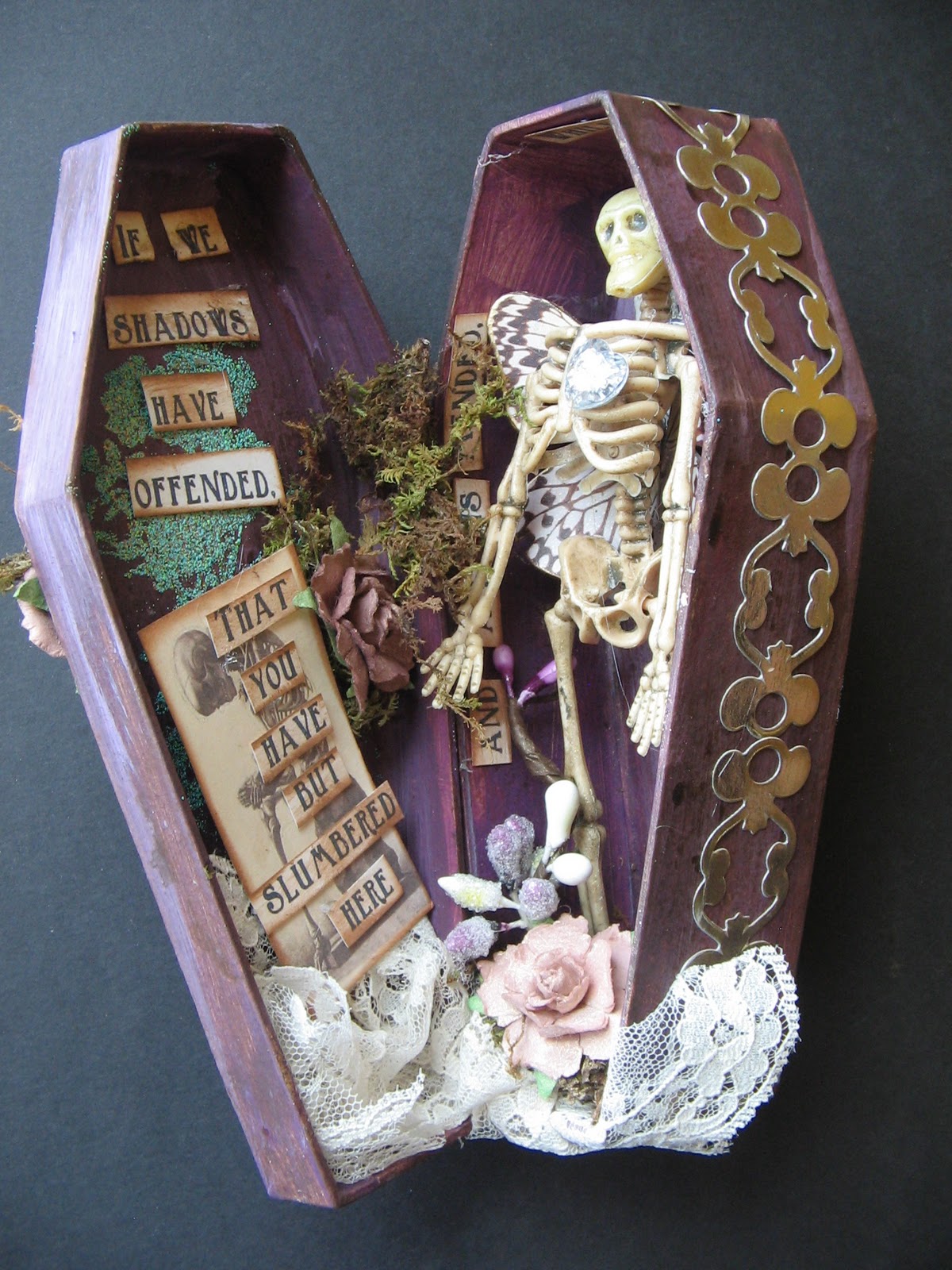 BLISS ANGEL STUDIO : An altered coffin box