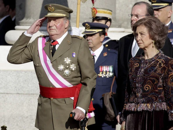 Princess Letizia, Prince Felipe, King Juan Carlos and Queen Sofia of Spain attend the new year's military parade