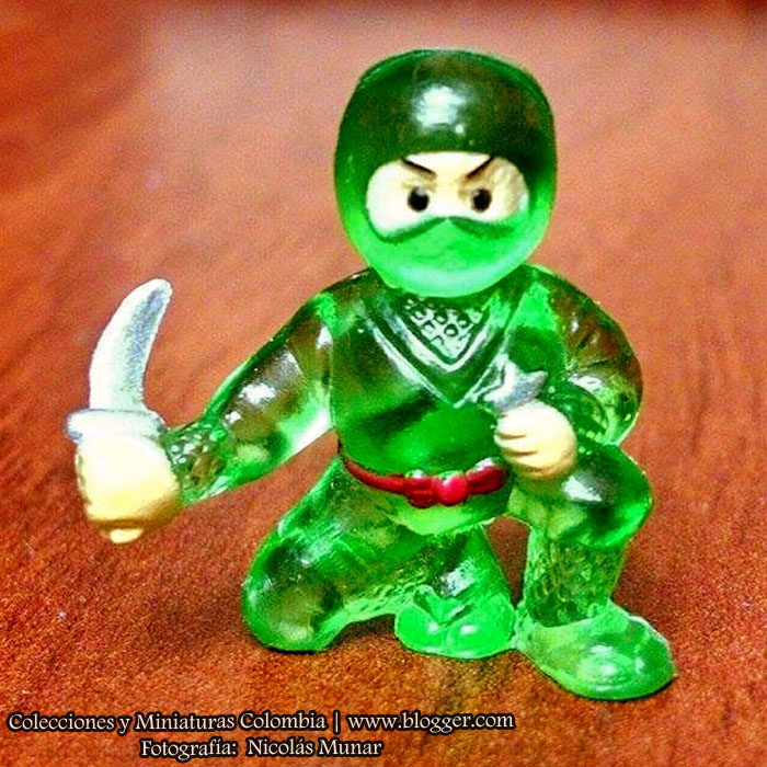 Colecciones y Miniaturas Colombia Yogo Premio «Ninjas» (2005)
