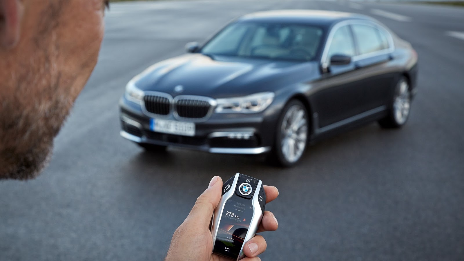 BMW 7serisi 2016 model anahtar tasarimi resimleri rooteto