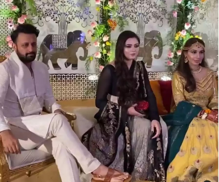 Beautiful Clicks of Atif With His Wife Sara At Friends Wedding - Pk Showbiz